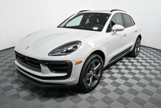 Used 2025 Porsche Macan image 1