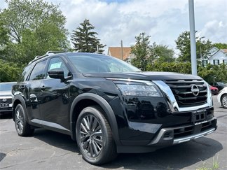 New 2025 Nissan Pathfinder SL w/ SL Premium Package image 1