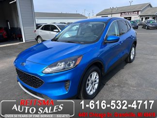 Used 2020 Ford Escape SE image 1
