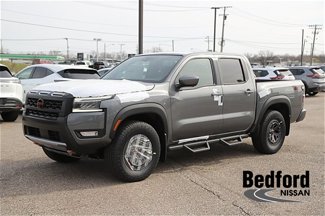 New 2025 Nissan Frontier PRO-4X w/ Pro Convenience Package image 1