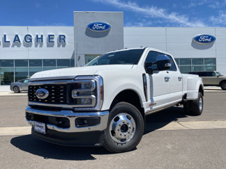 New 2025 Ford F350 4x4 Crew Cab DRW Super Duty image 1
