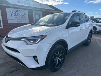 Used 2018 Toyota RAV4 SE image 1