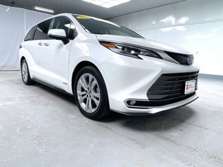 Certified 2021 Toyota Sienna Platinum image 1