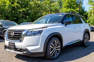 New 2025 Nissan Pathfinder Platinum image 1