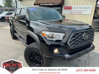 Used 2023 Toyota Tacoma TRD Off-Road w/ Technology Package image 1