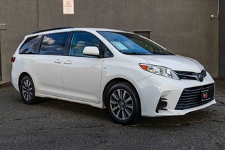 Used 2020 Toyota Sienna LE image 1