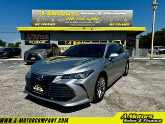 Used 2021 Toyota Avalon XLE image 1