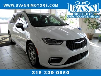 Used 2023 Chrysler Pacifica Limited image 1