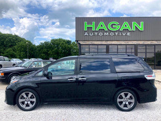 Used 2018 Toyota Sienna SE image 1