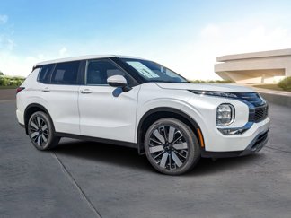 New 2025 Mitsubishi Outlander SE image 1