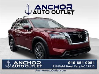 Used 2022 Nissan Pathfinder SV image 1