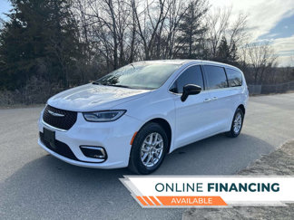 Used 2024 Chrysler Pacifica Touring-L image 1
