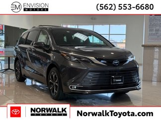 New 2025 Toyota Sienna Platinum image 1