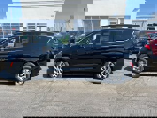 New 2025 Chrysler Pacifica Select image 1