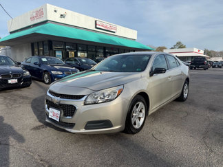Used 2016 Chevrolet Malibu LT image 1