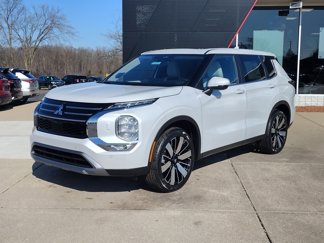 New 2025 Mitsubishi Outlander SE image 1
