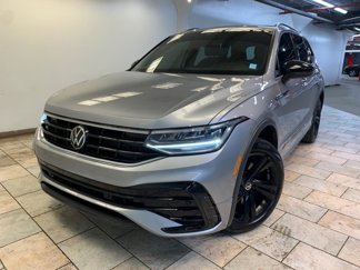 Used 2023 Volkswagen Tiguan SE R-Line image 1