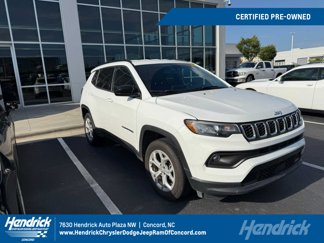 Certified 2024 Jeep Compass Latitude image 1