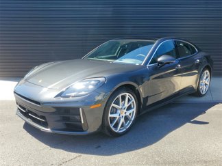 Used 2025 Porsche Panamera 4 image 1