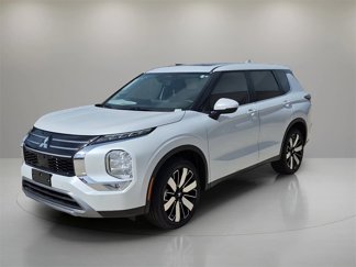 New 2025 Mitsubishi Outlander SE image 1