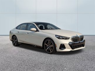 New 2026 BMW 550e xDrive image 1