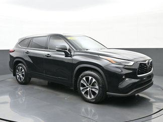Used 2022 Toyota Highlander XLE image 1
