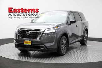 Used 2024 Nissan Pathfinder S image 1
