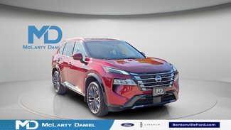Used 2024 Nissan Rogue Platinum image 1