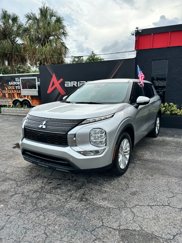 Used 2022 Mitsubishi Outlander ES image 1