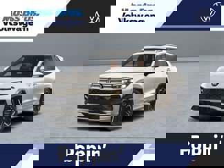New 2025 Volkswagen Tiguan SEL R-Line image 1
