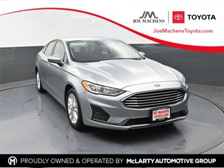 Used 2020 Ford Fusion SE image 1