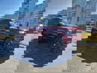 New 2025 Jeep Grand Cherokee L Laredo image 1