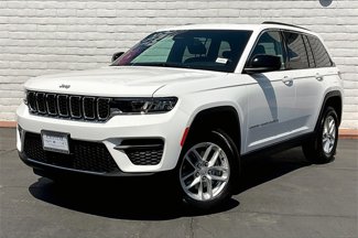 New 2025 Jeep Grand Cherokee Laredo X w/ Luxury Tech Group I image 1