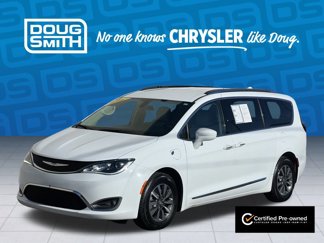 Certified 2020 Chrysler Pacifica Touring-L w/ Premium Audio Group image 1