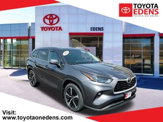 Used 2024 Toyota Highlander LE image 1