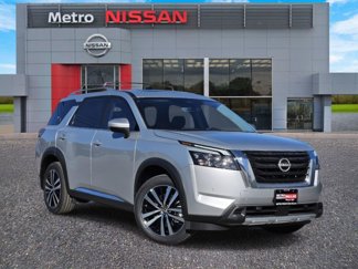 New 2025 Nissan Pathfinder Platinum image 1