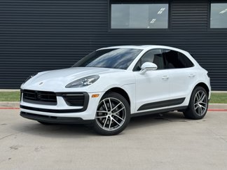 Certified 2025 Porsche Macan image 1