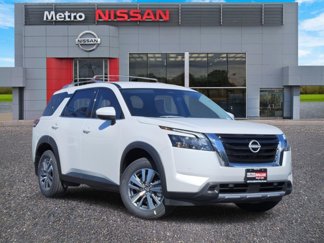New 2025 Nissan Pathfinder SL image 1
