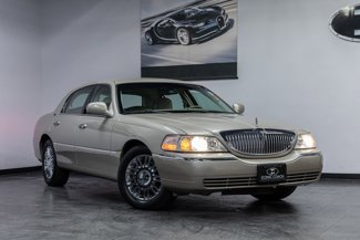 Used 2008 Lincoln Town Car Signature Limited image 1