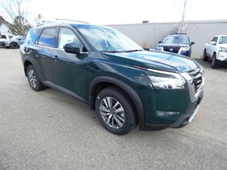 New 2025 Nissan Pathfinder SL image 1