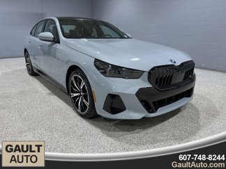 New 2026 BMW 550e xDrive image 1