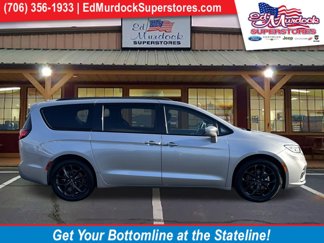 Used 2021 Chrysler Pacifica Touring w/ S Appearance Package image 1