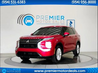 Used 2024 Mitsubishi Outlander ES image 1