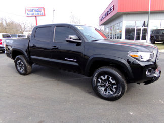 Used 2023 Toyota Tacoma TRD Off-Road image 1