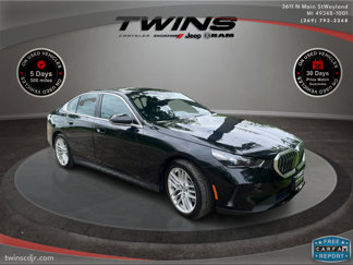 Used 2025 BMW 530i xDrive image 1