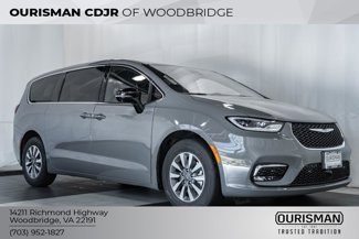 New 2025 Chrysler Pacifica Select image 1