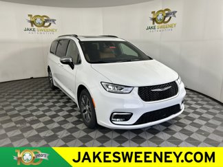 New 2025 Chrysler Pacifica Pinnacle image 1
