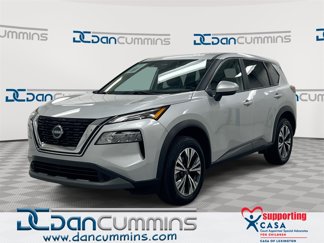 Used 2023 Nissan Rogue SV image 1