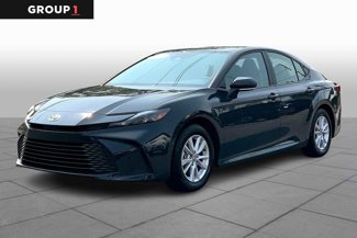 Certified 2025 Toyota Camry LE image 1