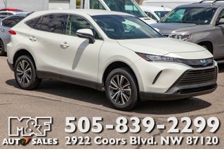 Used 2022 Toyota Venza LE image 1